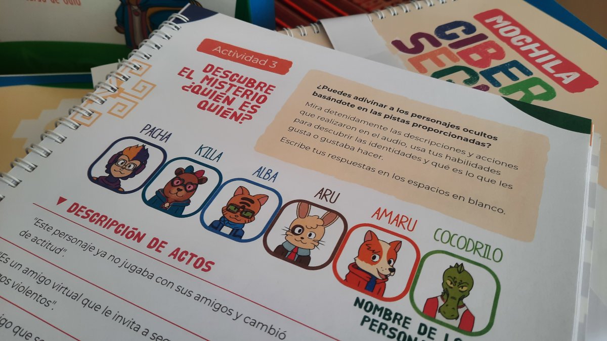 Mochila Cibersegura en mano